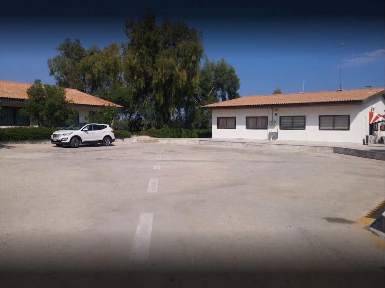 فضای بیرون هتل آپارتمان شباویز کیش